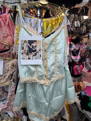 【泰国🇹🇭代购】 缎面性感睡衣 套装 RM35.90 ONLY