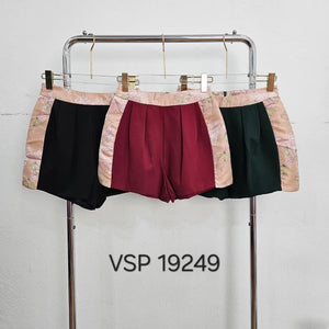 【补现货】🛍️爆款新品🛍️高品质气质时装短裤 RM16.90 Only🌸 （原价 RM59.00）