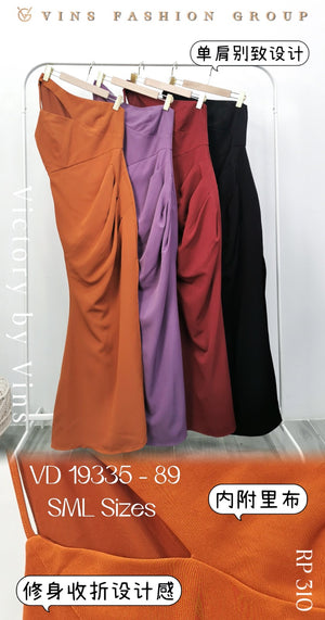 【补现货】爆款新品🔥高品质气质斜边连体长裙 RM39.00 Only🌸(原价  RM 89.00)