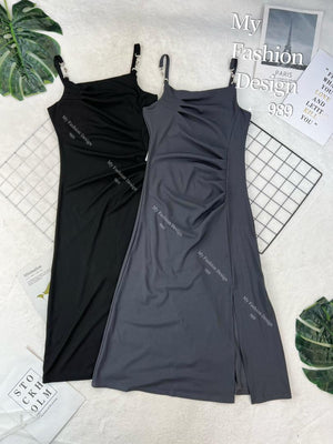 爆款新品🔥 高品质吊带修身连体长裙 RM69 Only🌸