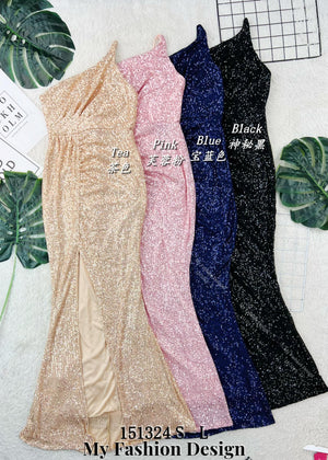 🔥新品抢先上架🔥高品质斜肩亮片连体长裙 RM99 Only🌸 （原价 RM119 ）(1-J3)