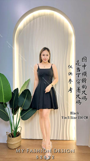 🔥爆款新品🔥高品质吊带款收腰连体裙 RM80.75 Only🌸 （原价 RM95 ）（1-J2）