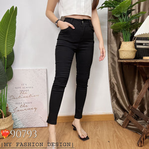 独家爆款❤️ 高品质高腰牛仔长裤 RM69 Only🌸 （1-Q3）